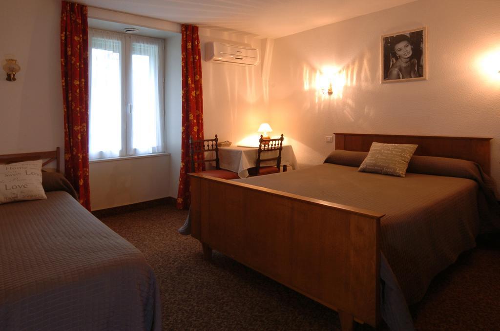 Hotel Du Lion D'Or Entraygues-sur-Truyere Bilik gambar